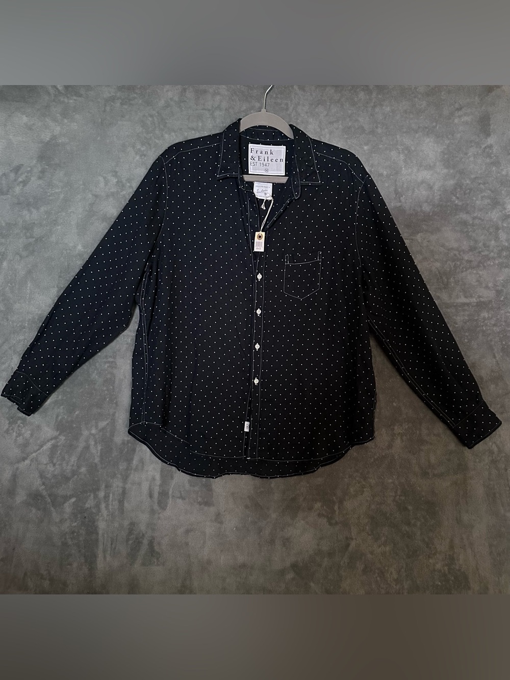 Frank & Eileen Navy Blue Eileen Linen Button-Down Shirt Polka Dot medium NWT NEW